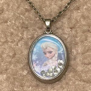 Elsa necklace❄️